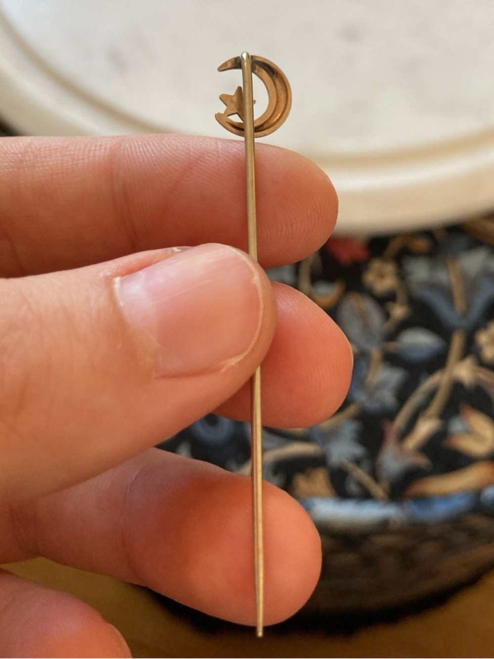 Antique Victorian Crescent Moon & Star Gold Stick Pin - Picture 8 of 11